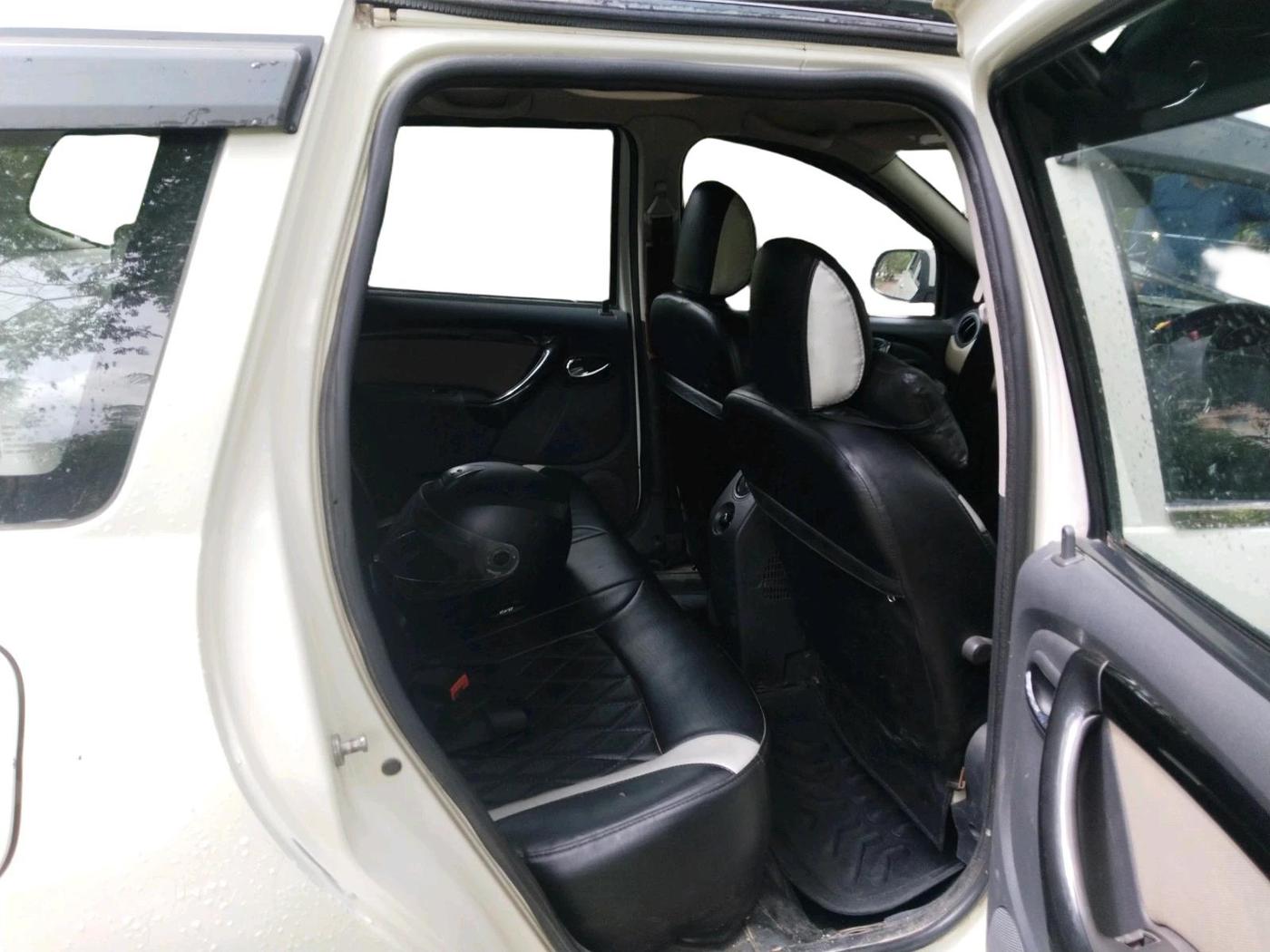 2012 Renault Duster 110 PS RXZ DIESEL, Diesel, Manual, 95,940 km, interior