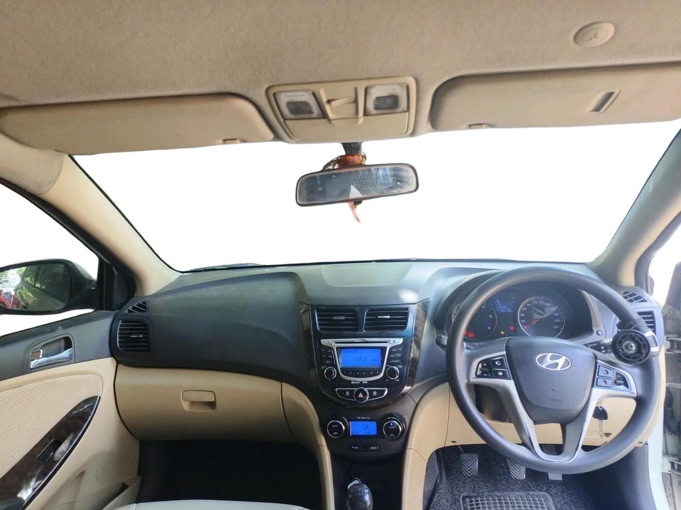 2011 Hyundai Verna FLUIDIC 1.6 CRDI EX, Diesel, Manual, 1,93,106 km, interior
