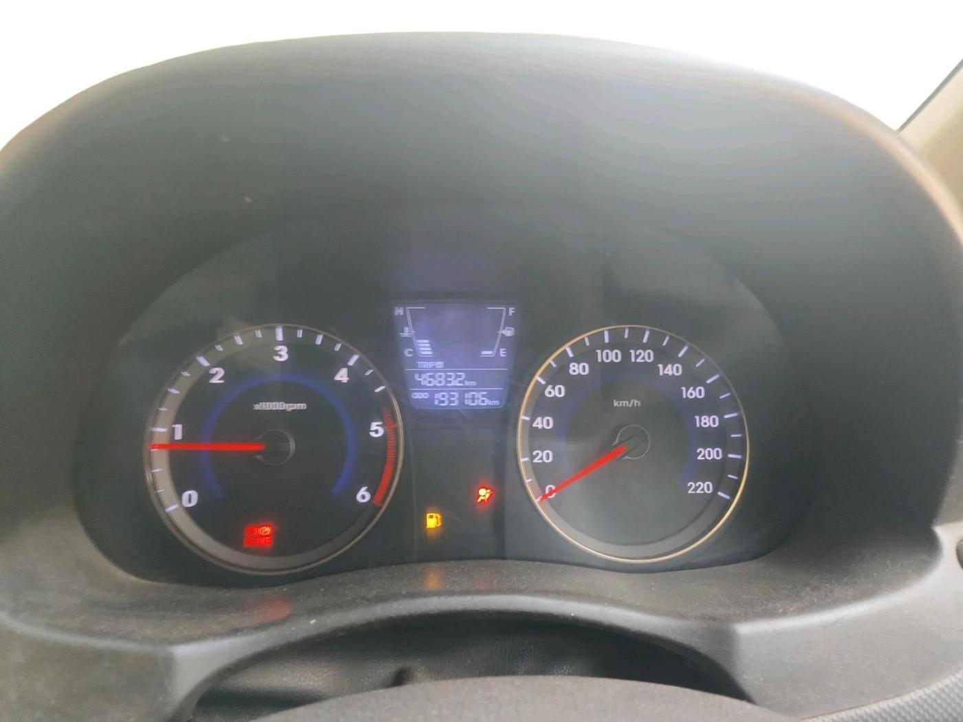 2011 Hyundai Verna FLUIDIC 1.6 CRDI EX, Diesel, Manual, 1,93,106 km, interior