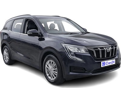 2022 Mahindra XUV700 - SUV - Petrol - Manual - ₹11.25 lakh