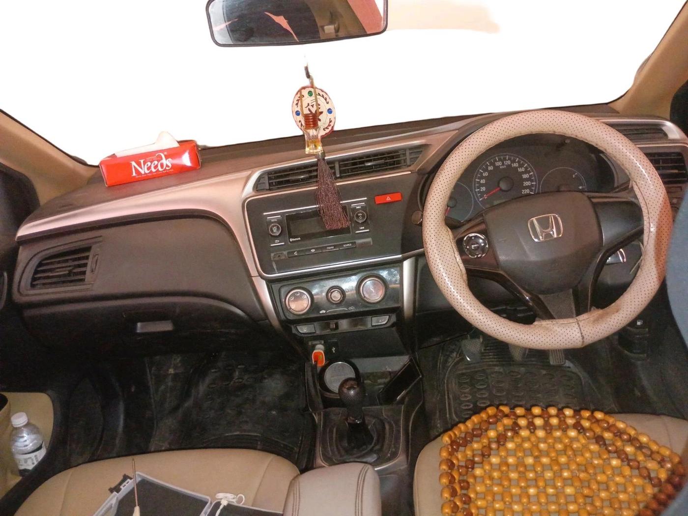 2014 Honda City 1.5L I-DTEC S, Diesel, Manual, 2,28,421 km, interior