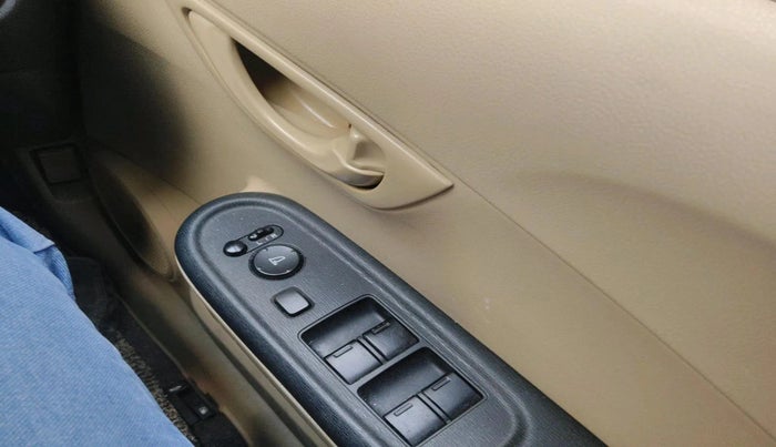 2015 Honda Amaze 1.2L I-VTEC SX, Petrol, Manual, 93,715 km, interior