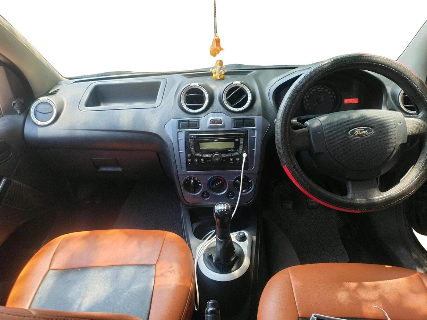 2014 Ford Figo EXI 1.2 PETROL, Petrol, Manual, 1,18,023 km, interior