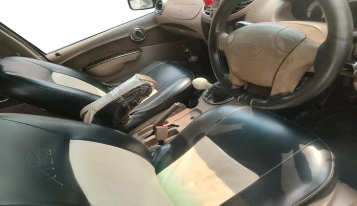 2012 Mahindra Xylo E8 ABS AIRBAG, Diesel, Manual, 2,76,196 km, interior