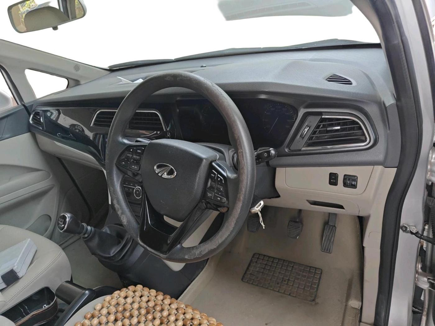 2018 Mahindra MARAZZO M8 7 STR, Diesel, Manual, 92,473 km, interior