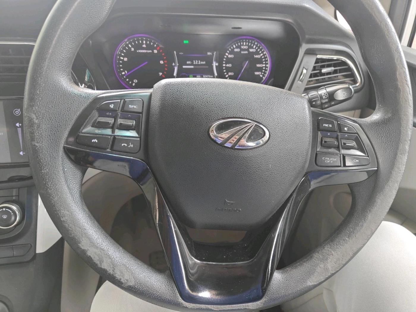 2018 Mahindra MARAZZO M8 7 STR, Diesel, Manual, 92,473 km, interior