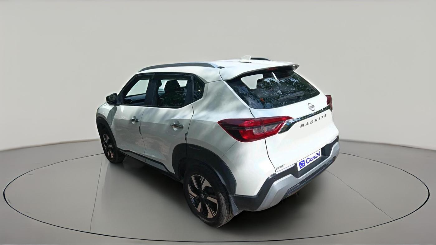 2025 Nissan MAGNITE N-Connecta B4D 1.0 Petrol MT, Petrol, Manual, 4,307 km, exterior