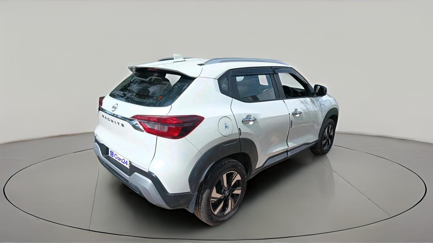 2025 Nissan MAGNITE N-Connecta B4D 1.0 Petrol MT, Petrol, Manual, 4,307 km, exterior