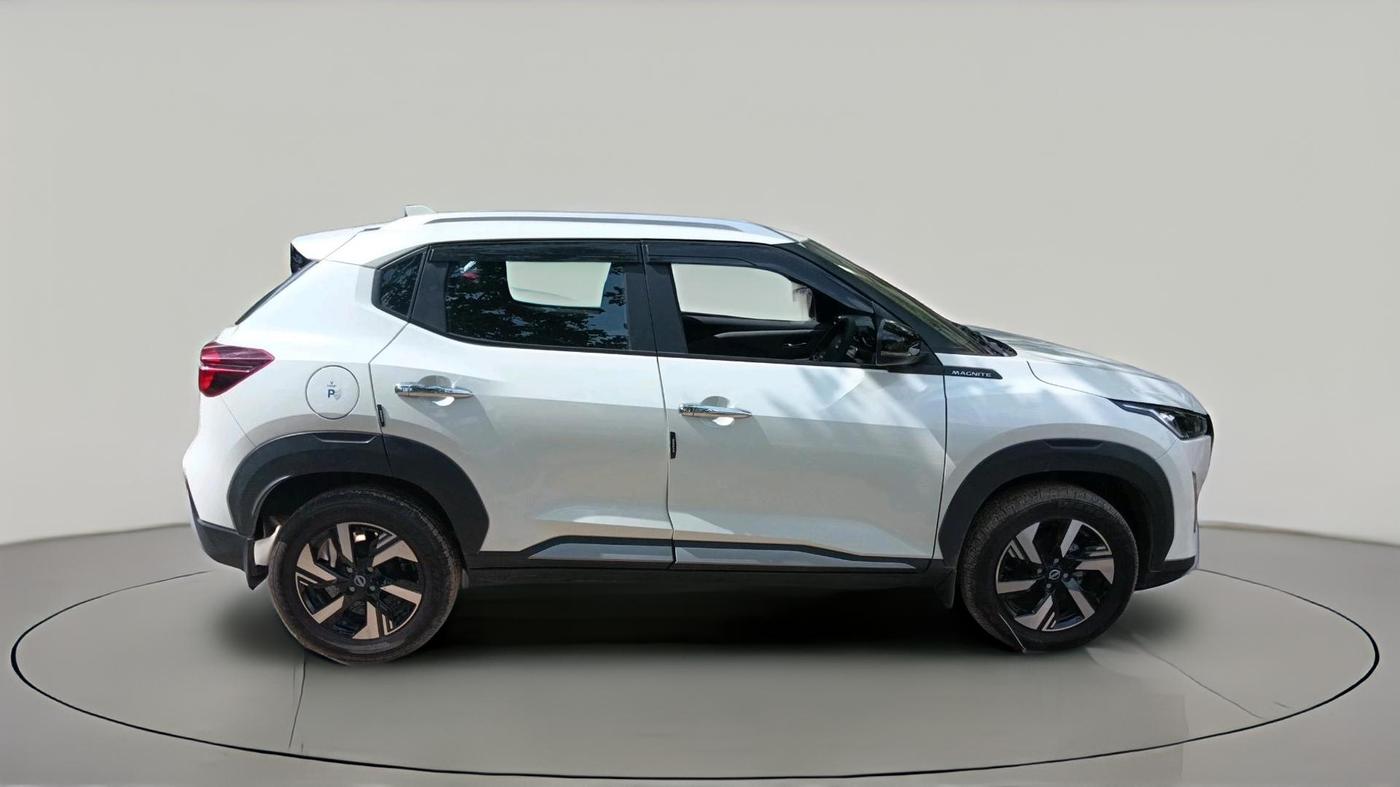2025 Nissan MAGNITE N-Connecta B4D 1.0 Petrol MT, Petrol, Manual, 4,307 km, exterior