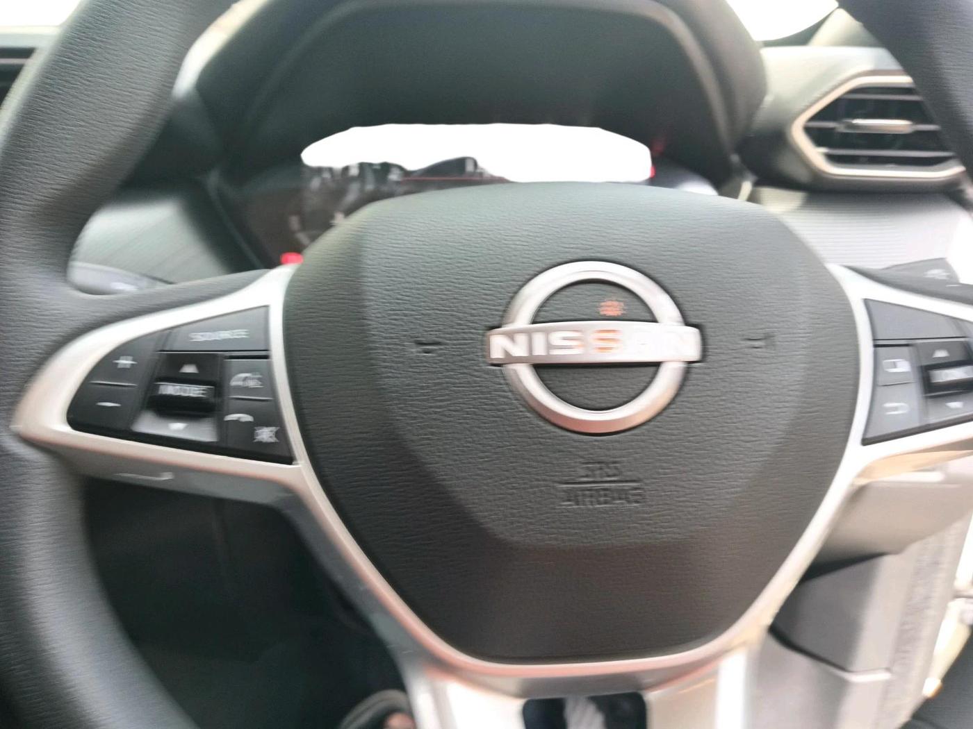 2025 Nissan MAGNITE N-Connecta B4D 1.0 Petrol MT, Petrol, Manual, 4,307 km, interior