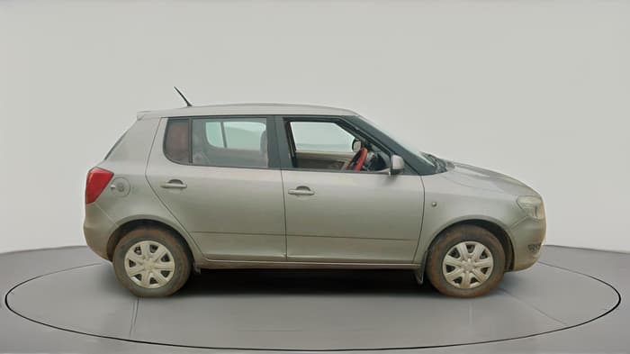 2011 Skoda Fabia AMBIENTE 1.2 MPI, Petrol, Manual, 1,06,269 km, exterior