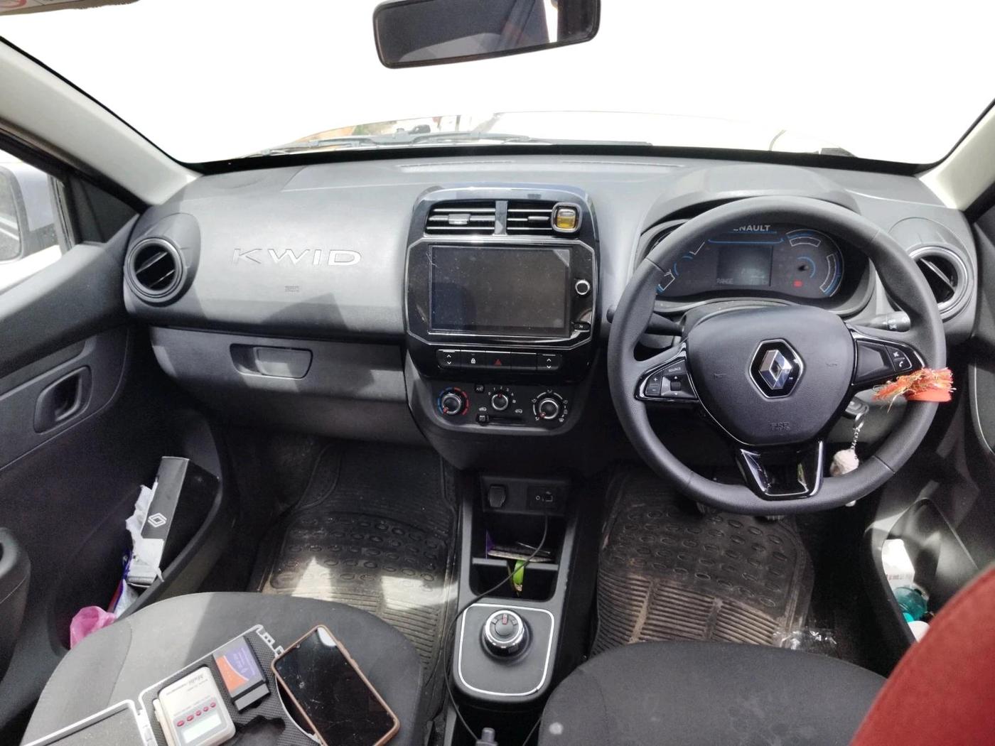 2025 Renault Kwid RXT 1.0 AMT, Petrol, Automatic, 21,384 km, interior