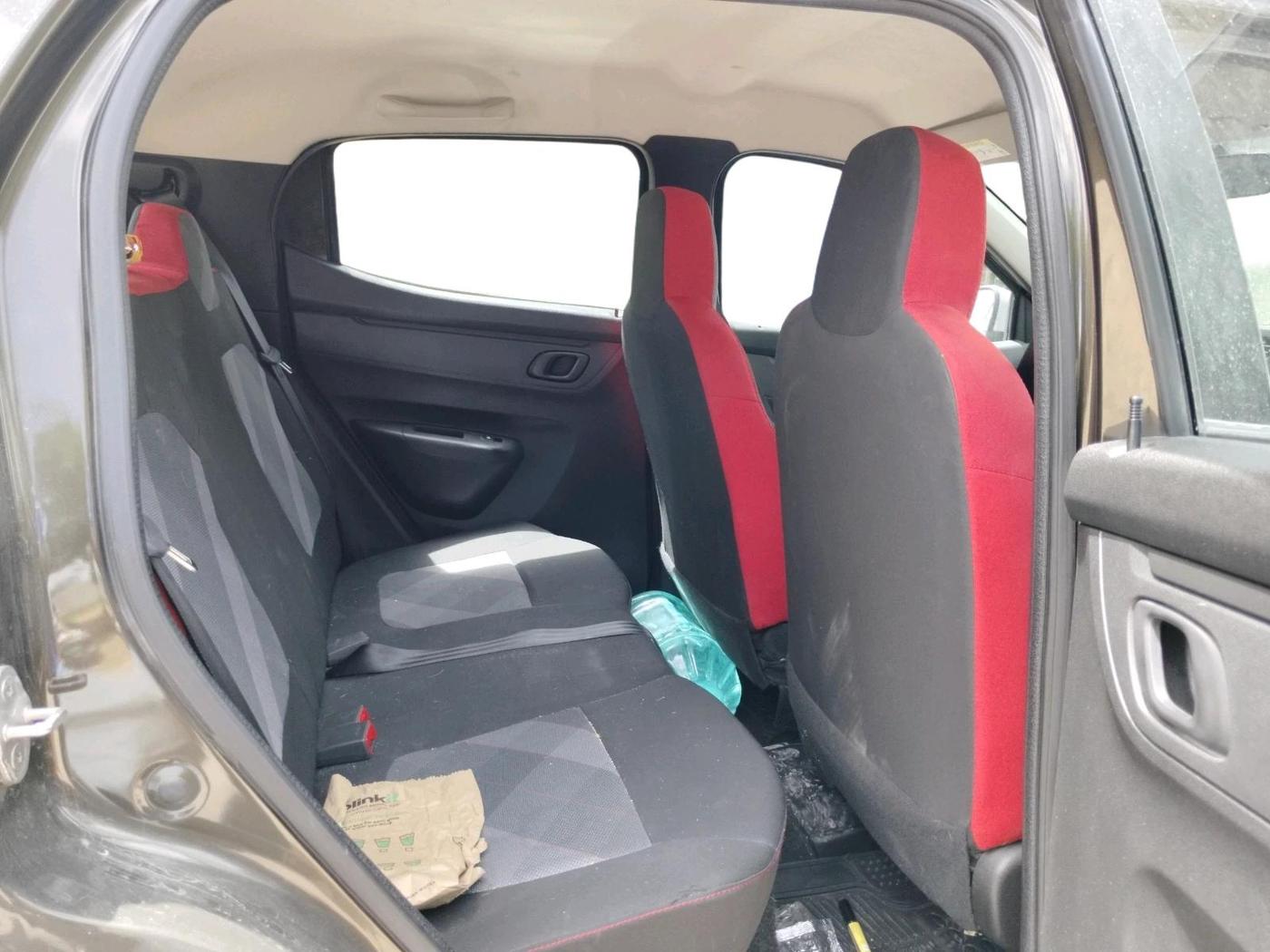 2025 Renault Kwid RXT 1.0 AMT, Petrol, Automatic, 21,384 km, interior