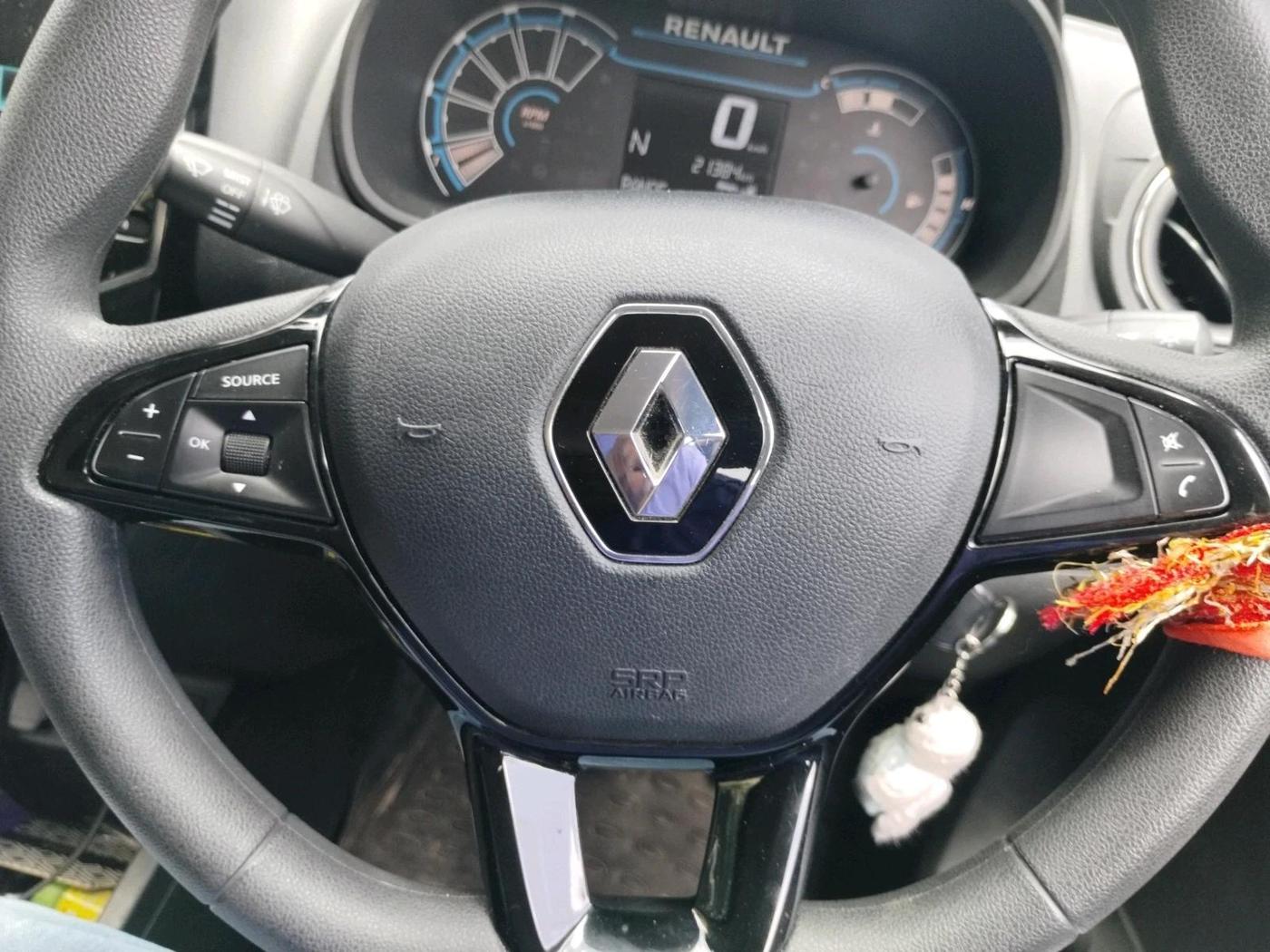 2025 Renault Kwid RXT 1.0 AMT, Petrol, Automatic, 21,384 km, interior