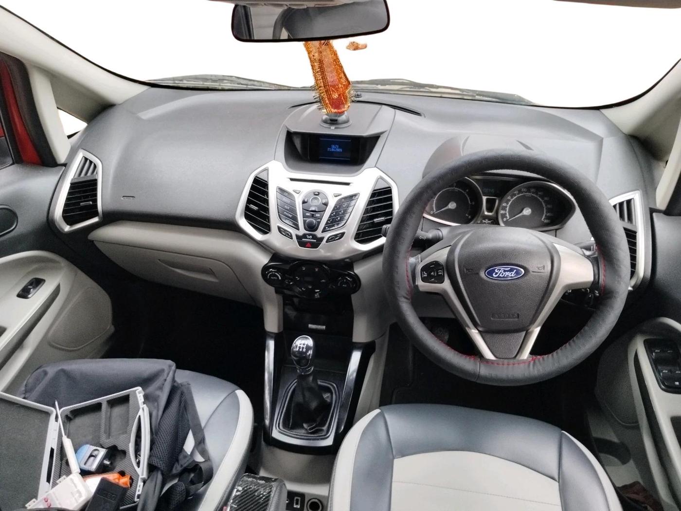 2014 Ford Ecosport TITANIUM 1.5L DIESEL, Diesel, Manual, 1,08,747 km, interior