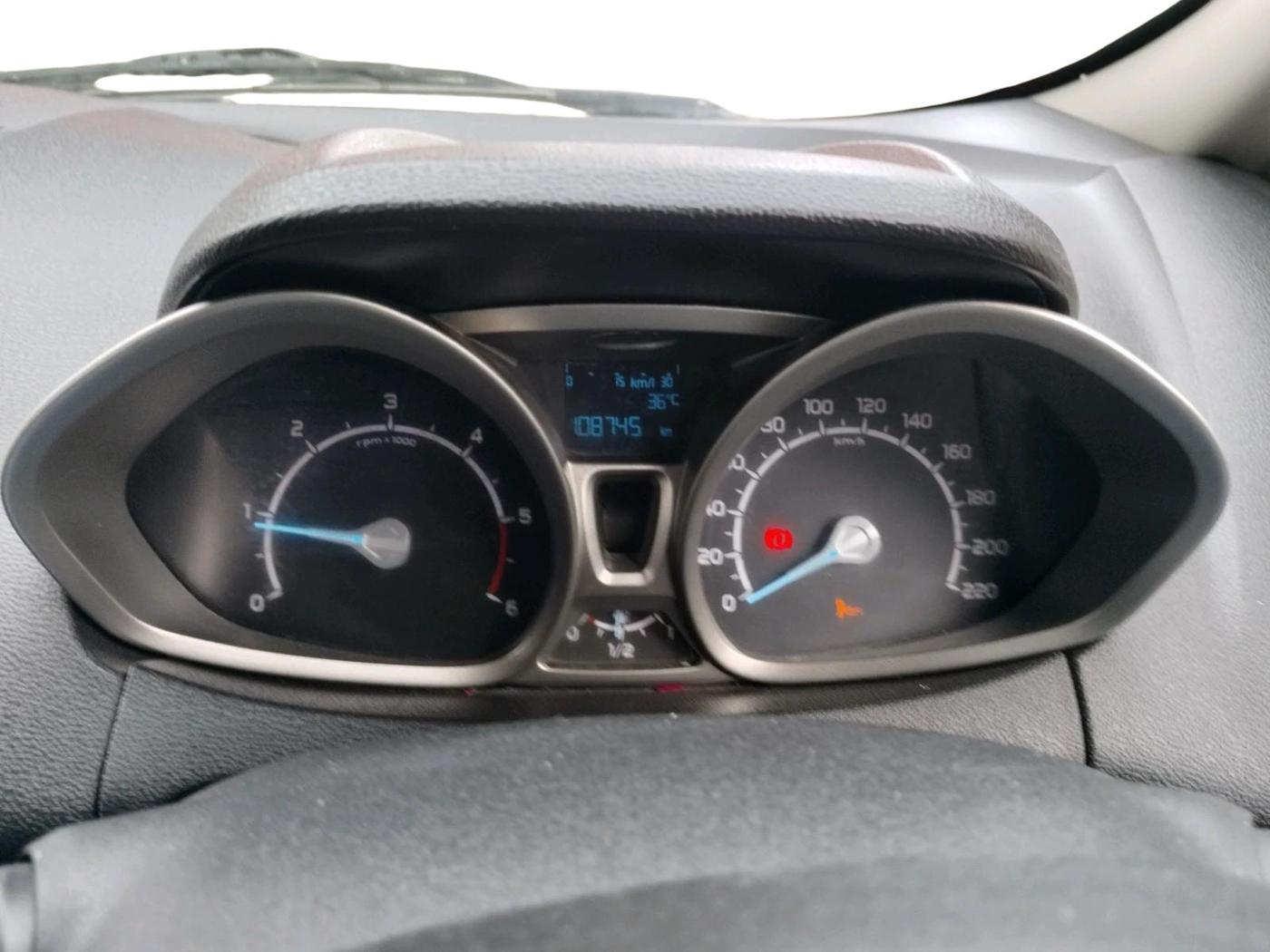 2014 Ford Ecosport TITANIUM 1.5L DIESEL, Diesel, Manual, 1,08,747 km, interior