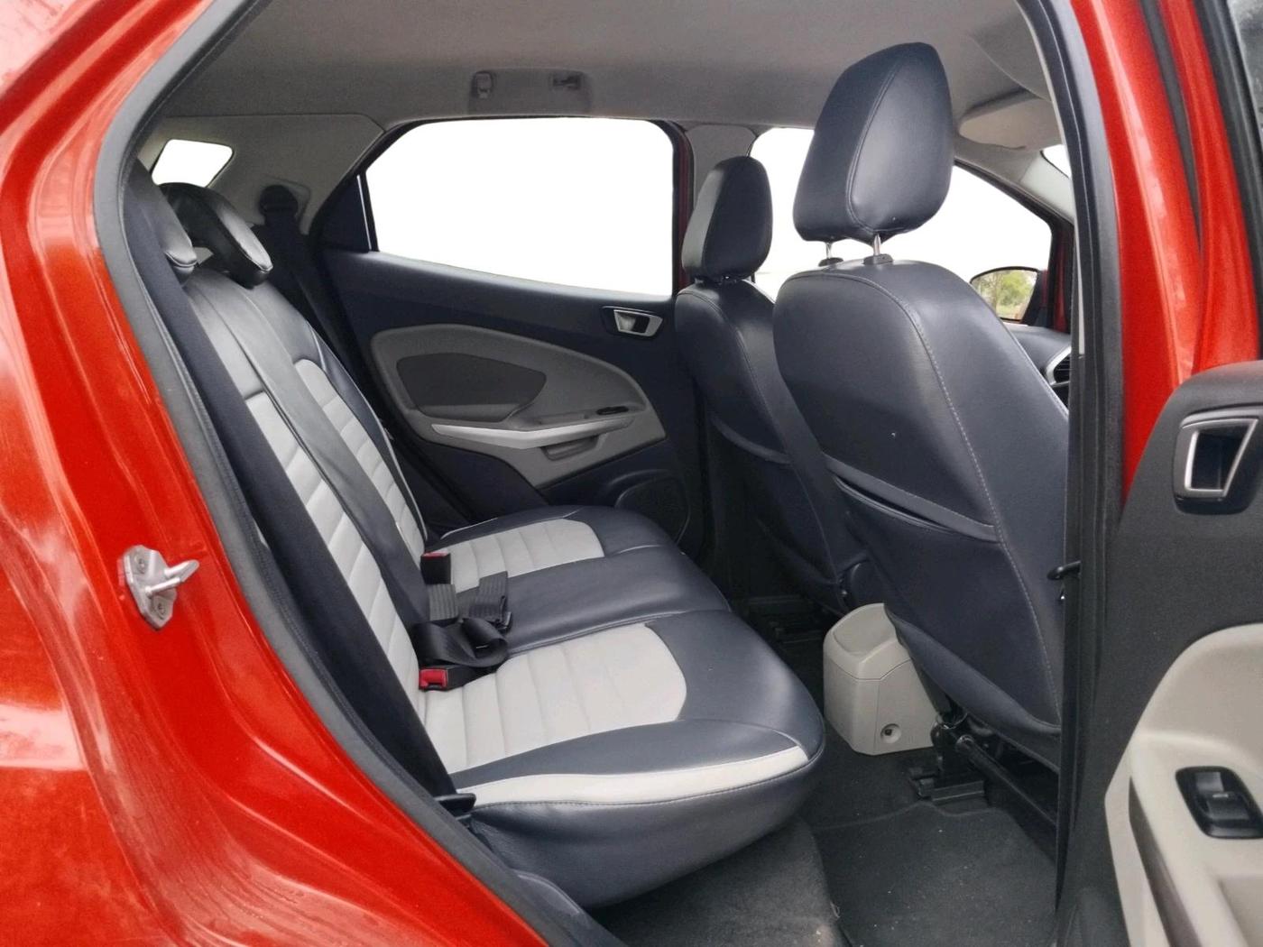 2014 Ford Ecosport TITANIUM 1.5L DIESEL, Diesel, Manual, 1,08,747 km, interior