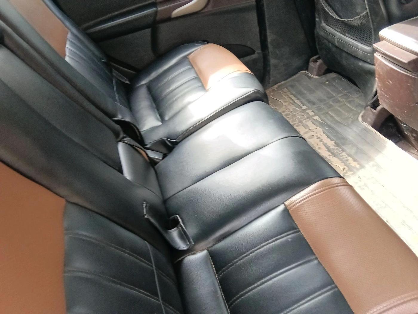 2013 Mahindra XUV500 W8, Diesel, Manual, 1,21,653 km, interior