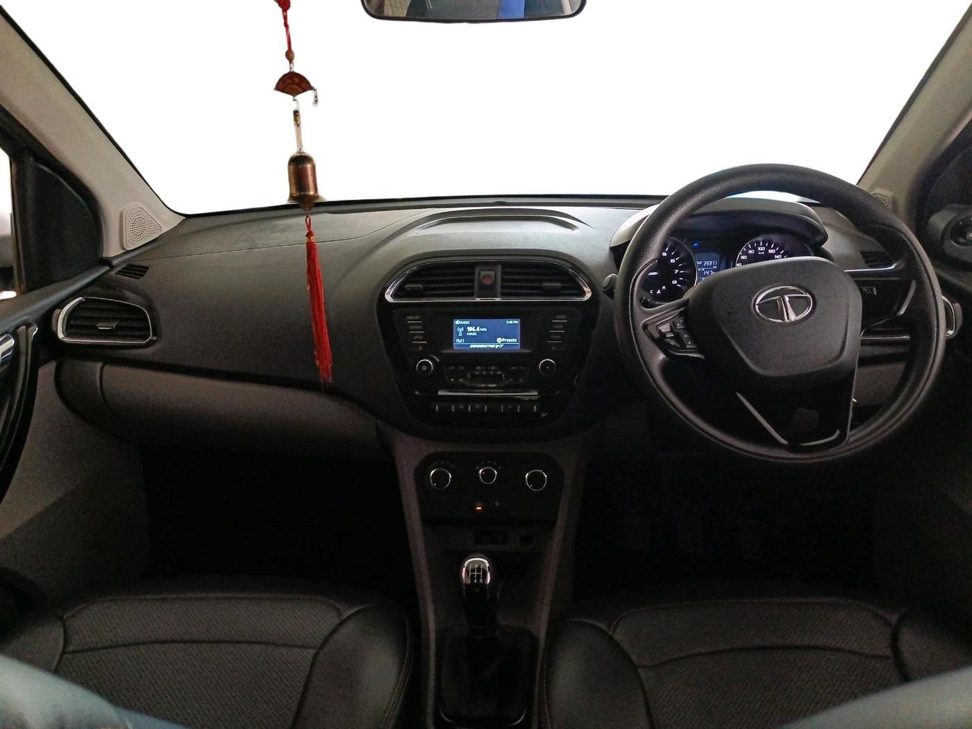 2018 Tata Tiago XZ PETROL, Petrol, Manual, 25,311 km, interior
