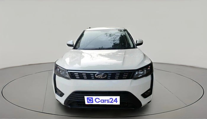 2022 Mahindra XUV300 W6 1.2 PETROL, Petrol, Manual, 45,301 km, exterior
