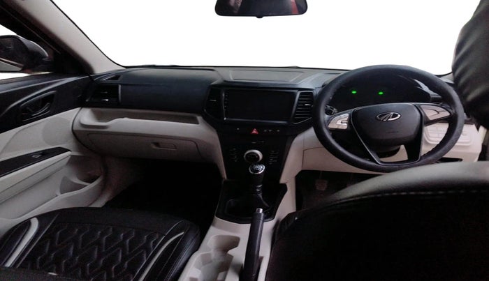 2022 Mahindra XUV300 W6 1.2 PETROL, Petrol, Manual, 45,301 km, interior