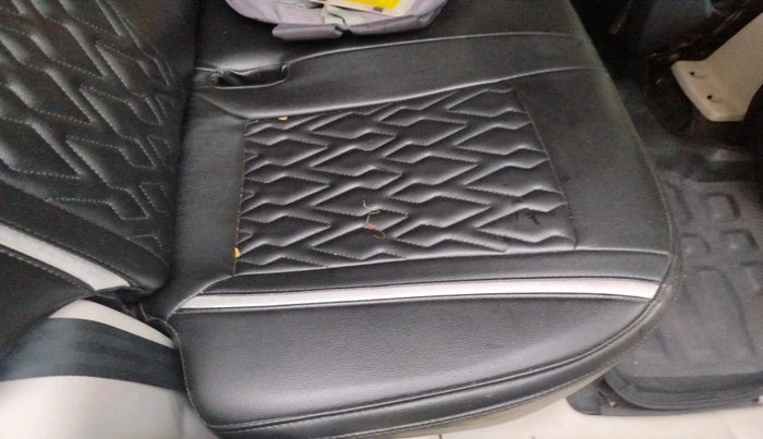 2022 Mahindra XUV300 W6 1.2 PETROL, Petrol, Manual, 45,301 km, interior