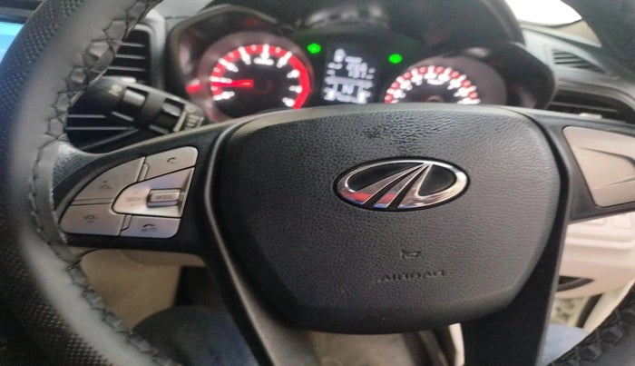 2022 Mahindra XUV300 W6 1.2 PETROL, Petrol, Manual, 45,301 km, interior