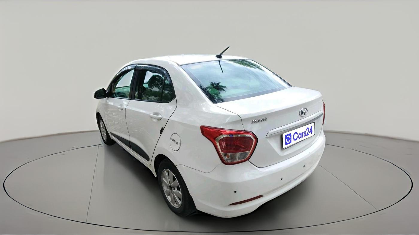 2016 Hyundai Xcent SX 1.2, CNG, Manual, 1,32,936 km, exterior