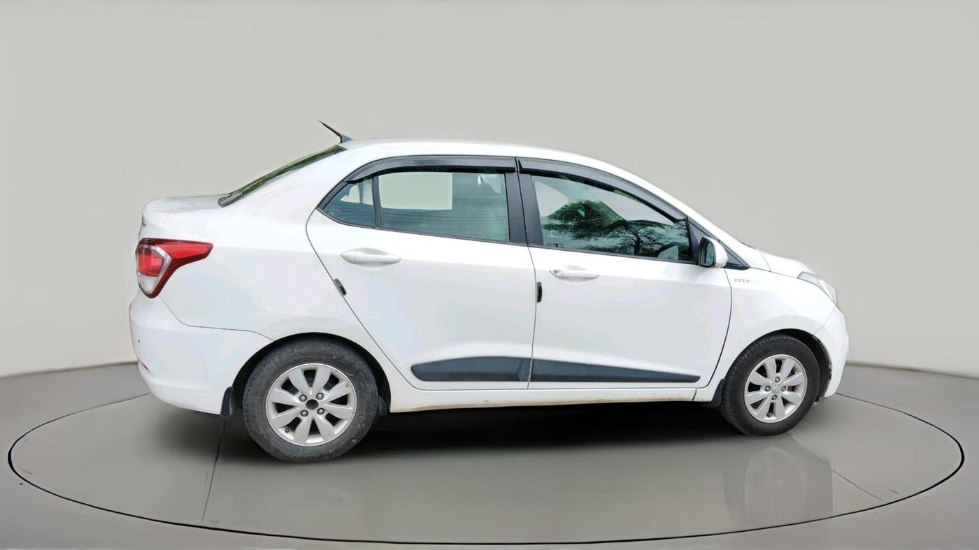 2016 Hyundai Xcent SX 1.2, CNG, Manual, 1,32,936 km, exterior