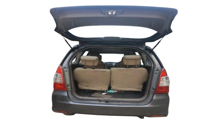 2015 Toyota Innova 2.5 VX 7 STR, Diesel, Manual, 1,22,629 km, exterior