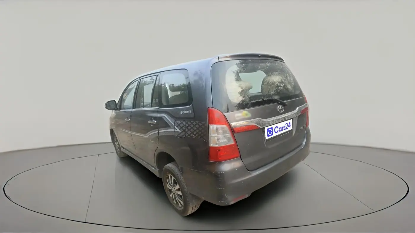 2015 Toyota Innova 2.5 VX 7 STR, Diesel, Manual, 1,22,629 km, exterior