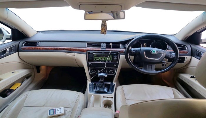 2010 Skoda Superb 3.6 FSI 4X4, Petrol, Automatic, 54,164 km, interior