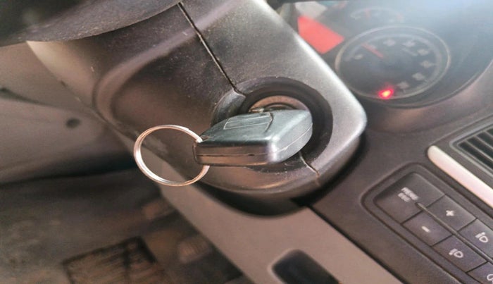 2014 Fiat Punto EVO ACTIVE 1.3 MULTIJET, Diesel, Manual, 1,70,001 km, interior