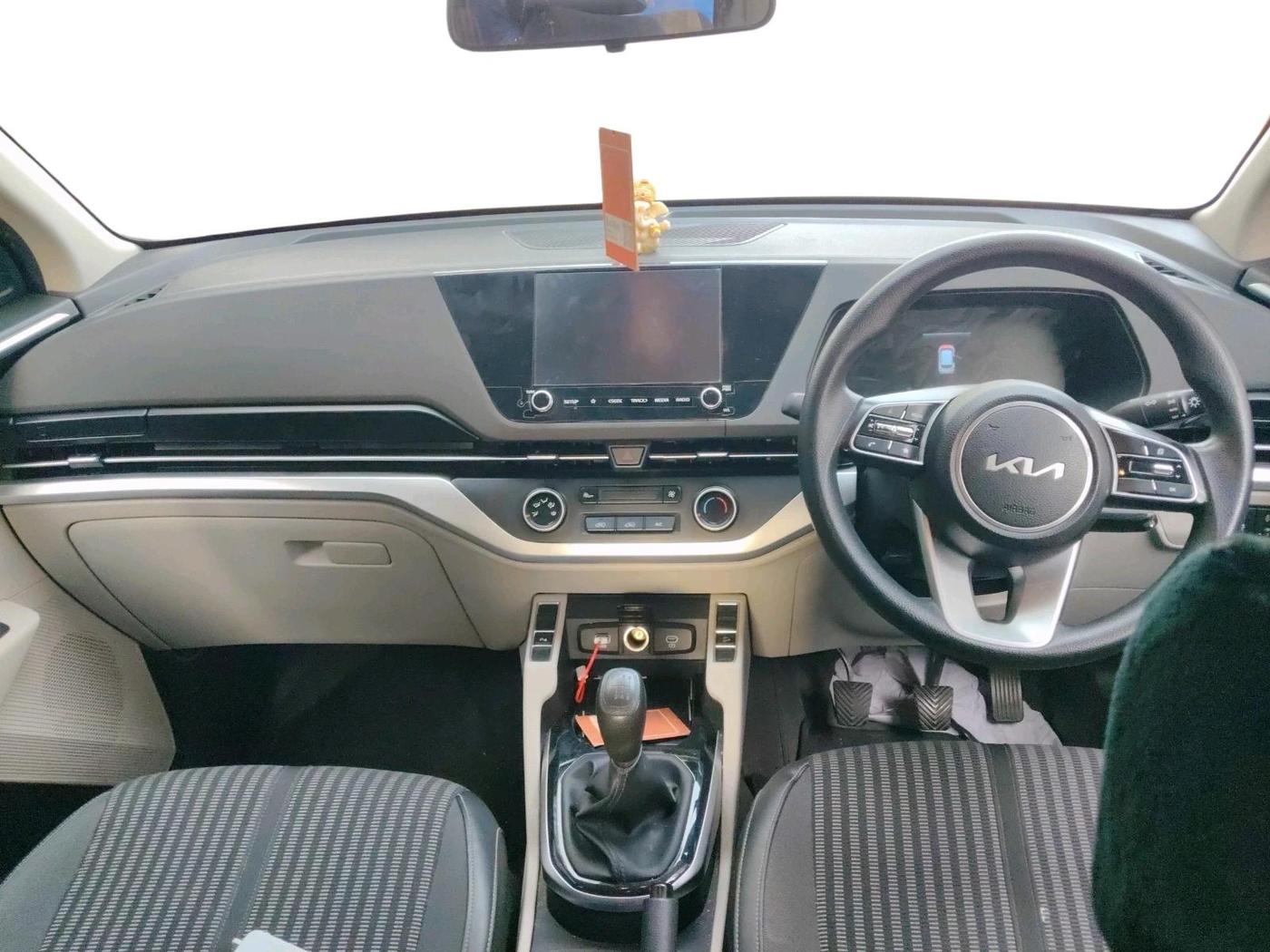 2022 KIA CARENS PRESTIGE 1.5 PETROL 7 STR, Petrol, Manual, 44,025 km, interior