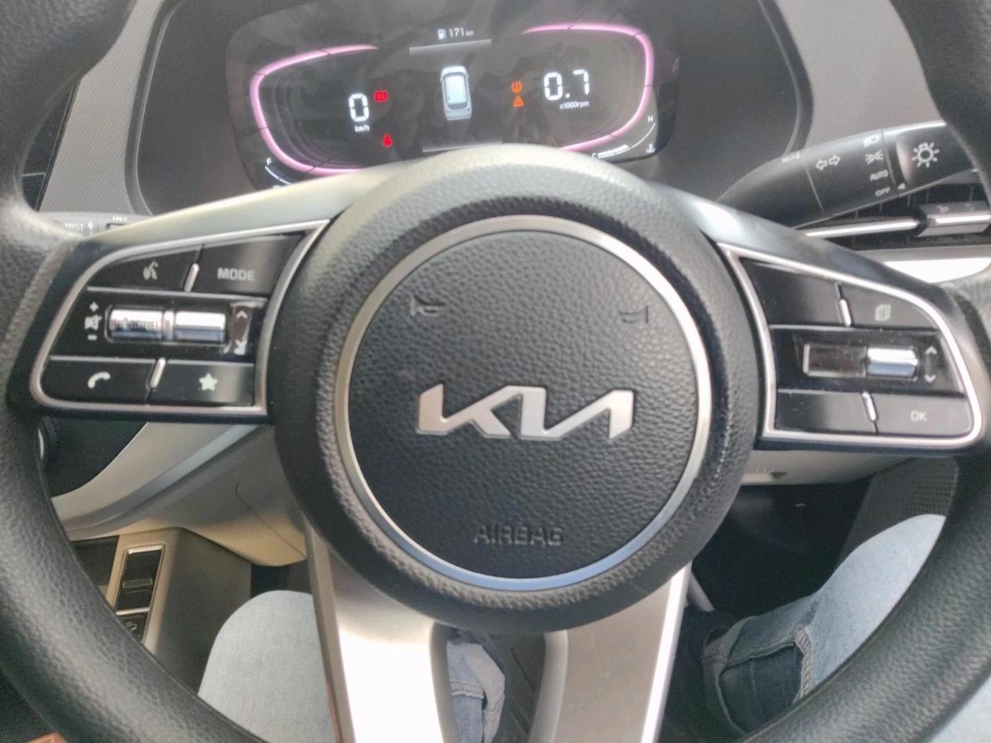 2022 KIA CARENS PRESTIGE 1.5 PETROL 7 STR, Petrol, Manual, 44,025 km, interior