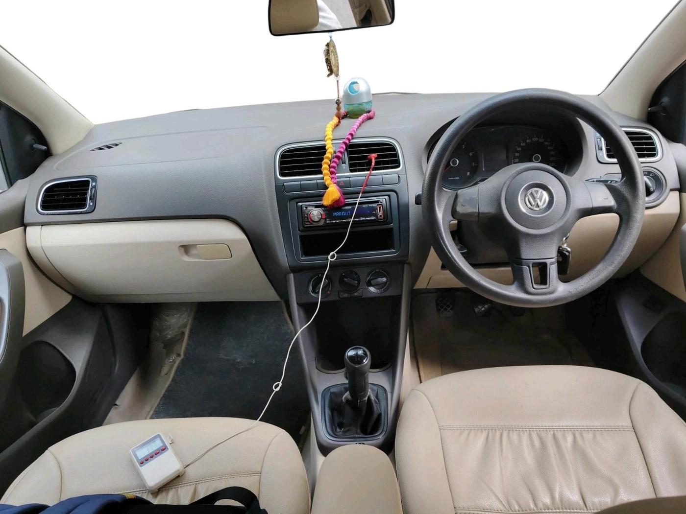 2012 Volkswagen Vento TRENDLINE 1.6, Petrol, Manual, 1,34,200 km, interior