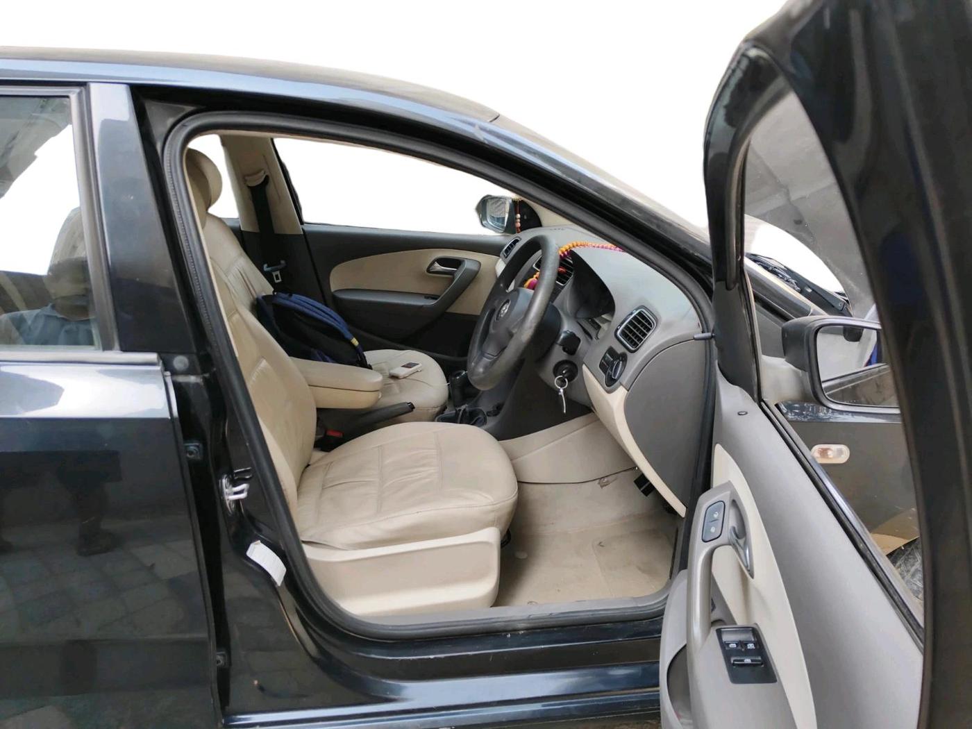 2012 Volkswagen Vento TRENDLINE 1.6, Petrol, Manual, 1,34,200 km, interior
