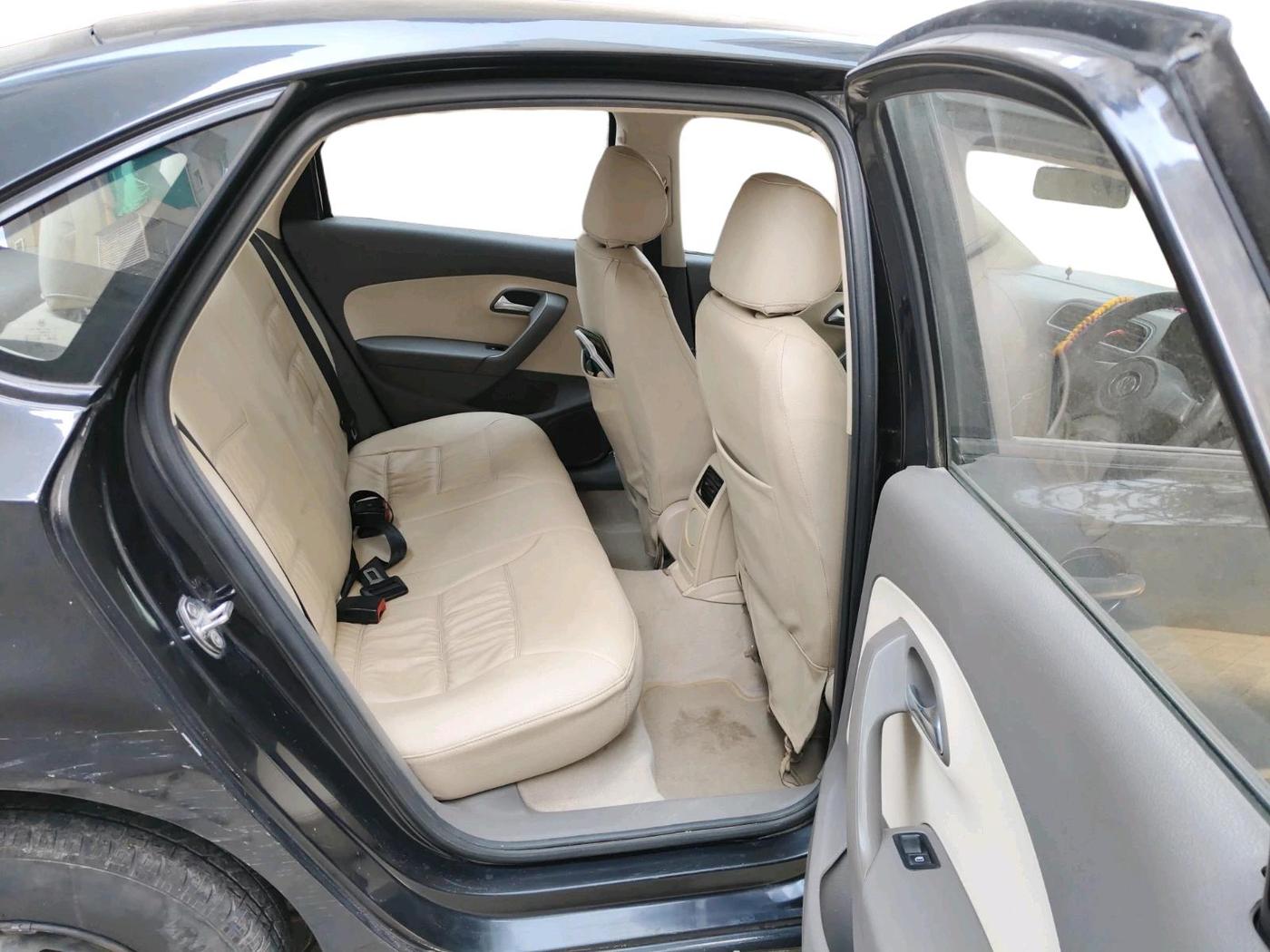 2012 Volkswagen Vento TRENDLINE 1.6, Petrol, Manual, 1,34,200 km, interior