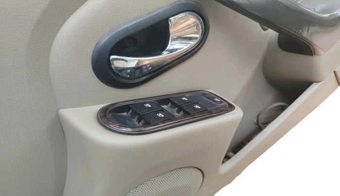 2015 Nissan Terrano XL D PLUS, Diesel, Manual, 1,71,542 km, interior