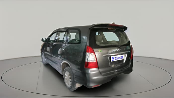 2013 Toyota Innova 2.5 VX 7 STR, Diesel, Manual, 3,55,000 km, exterior