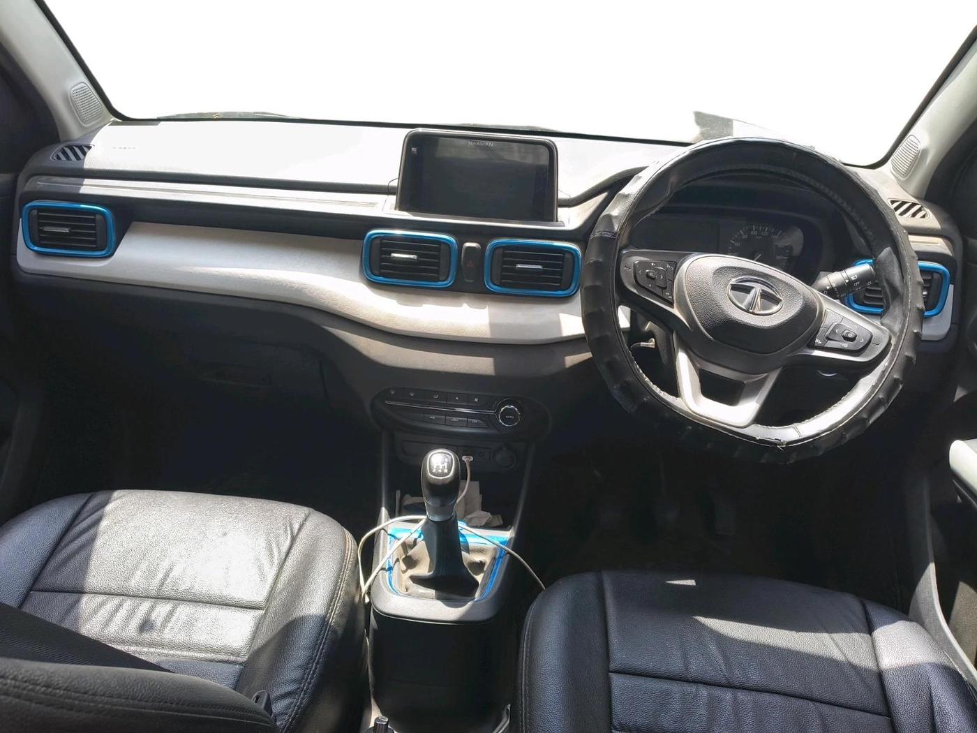 2022 Tata PUNCH CREATIVE  MT, Petrol, Manual, 19,247 km, interior
