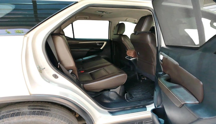 2018 Toyota Fortuner 2.8 4X2 MT, Diesel, Manual, 1,76,049 km, interior