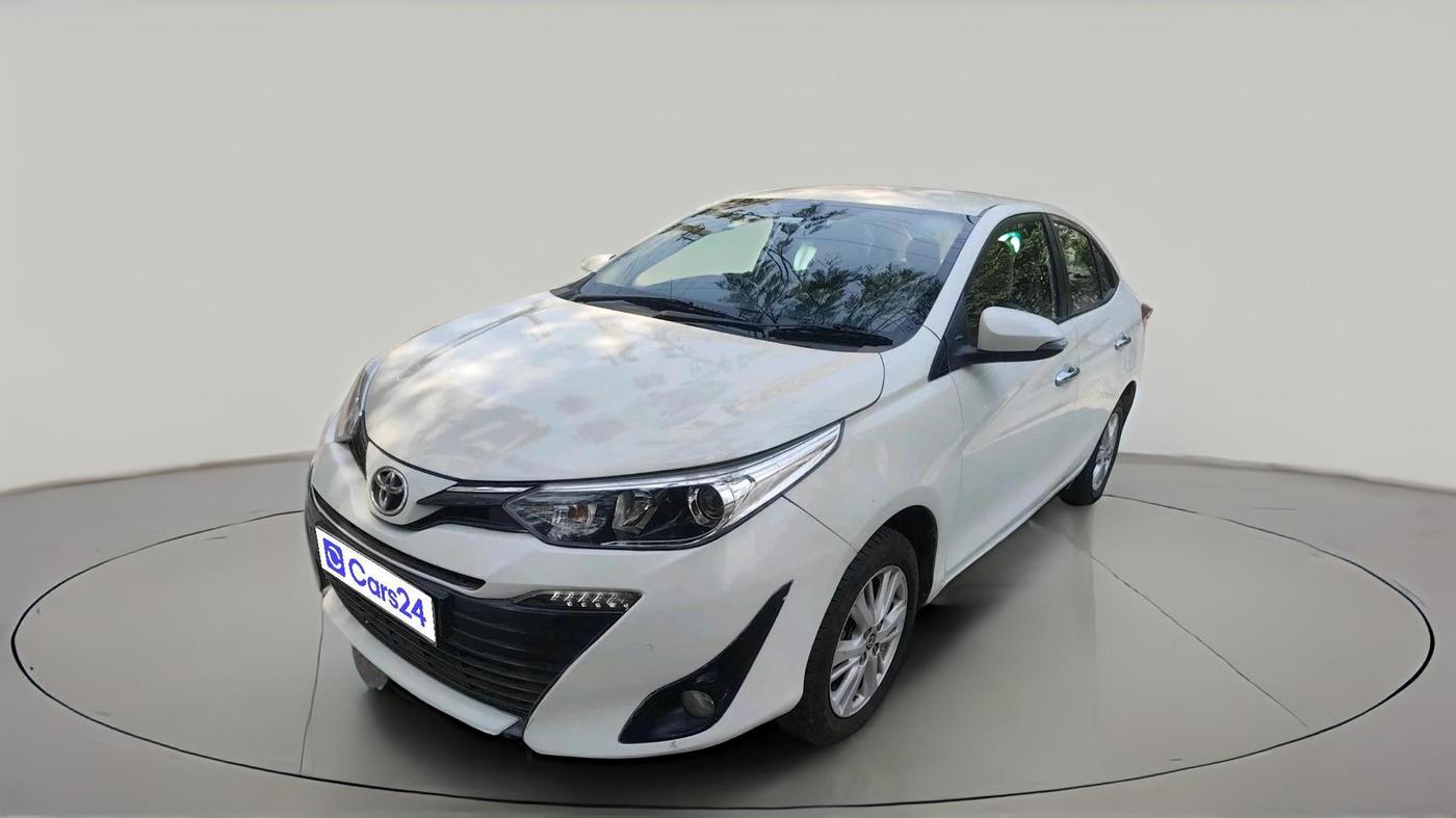 2018 Toyota YARIS VX CVT, Petrol, Automatic, 61,500 km, exterior