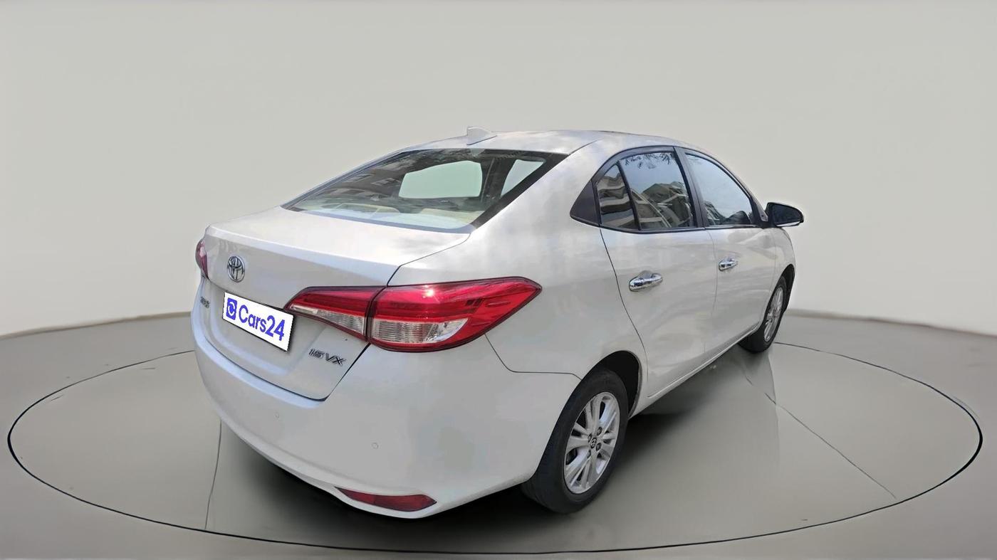 2018 Toyota YARIS VX CVT, Petrol, Automatic, 61,500 km, exterior