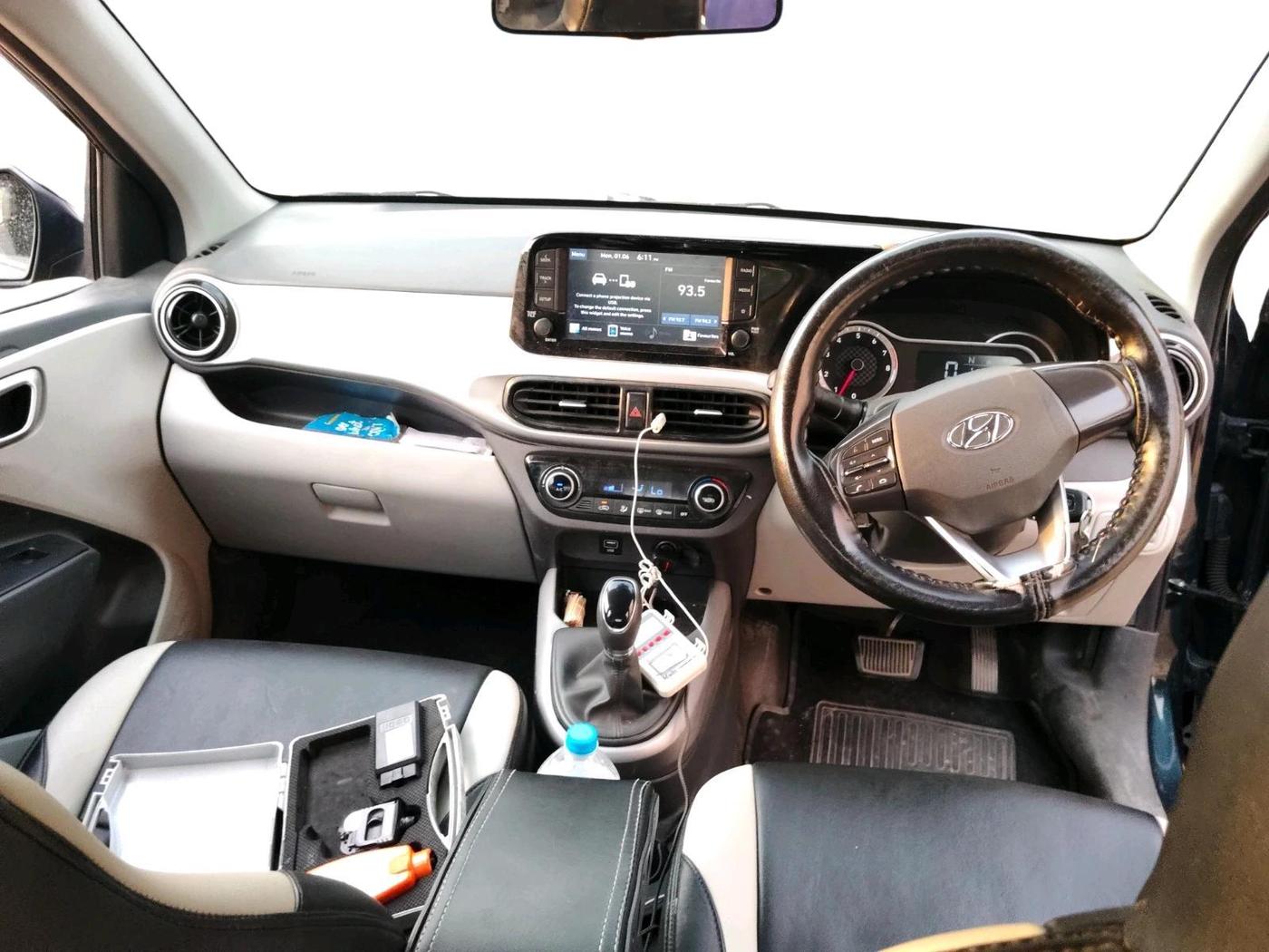 2022 Hyundai GRAND I10 NIOS SPORTZ AMT 1.2 KAPPA VTVT, Petrol, Automatic, 61,171 km, interior