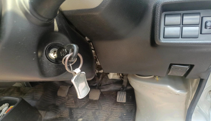 2022 Maruti Eeco 5 STR AC, Petrol, Manual, 47,802 km, interior