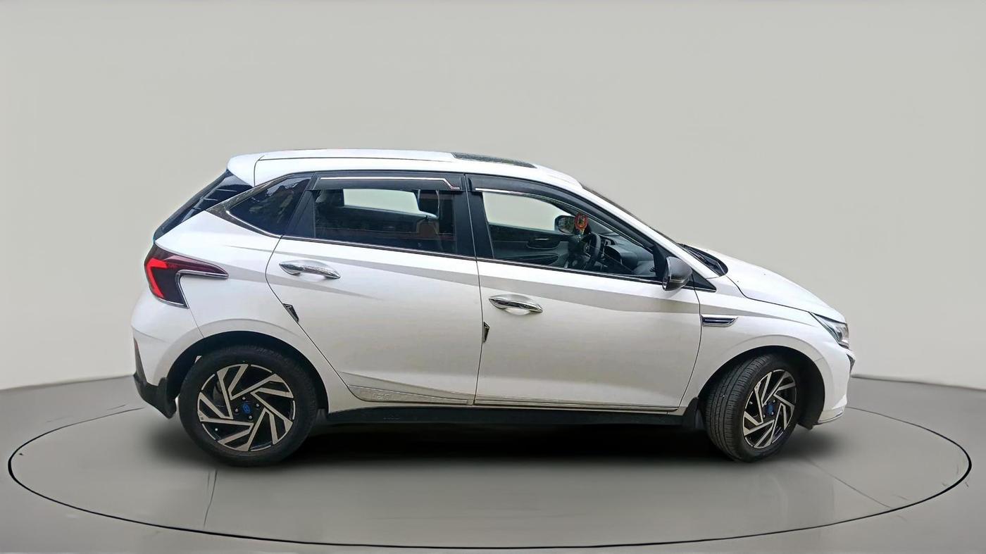 2024 Hyundai NEW I20 ASTA 1.2 MT, Petrol, Manual, 14,095 km, exterior