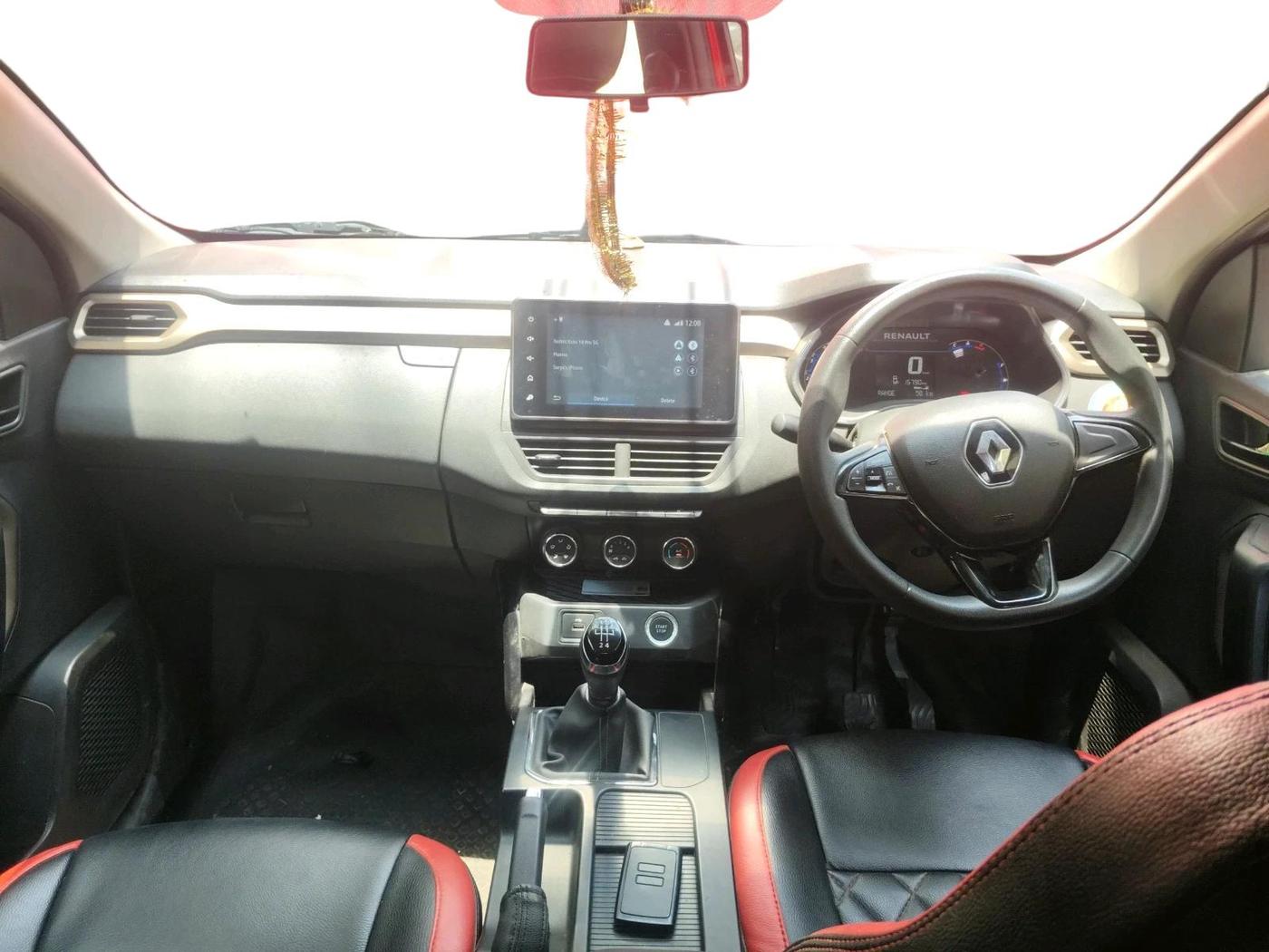 2023 Renault Kiger RXT (O) MT, Petrol, Manual, 15,790 km, interior