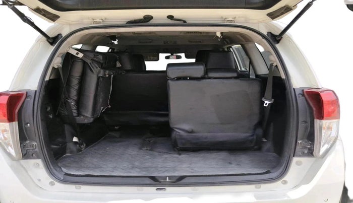 2023 Toyota Innova Crysta 2.4 GX 8STR, Diesel, Manual, 1,60,367 km, exterior