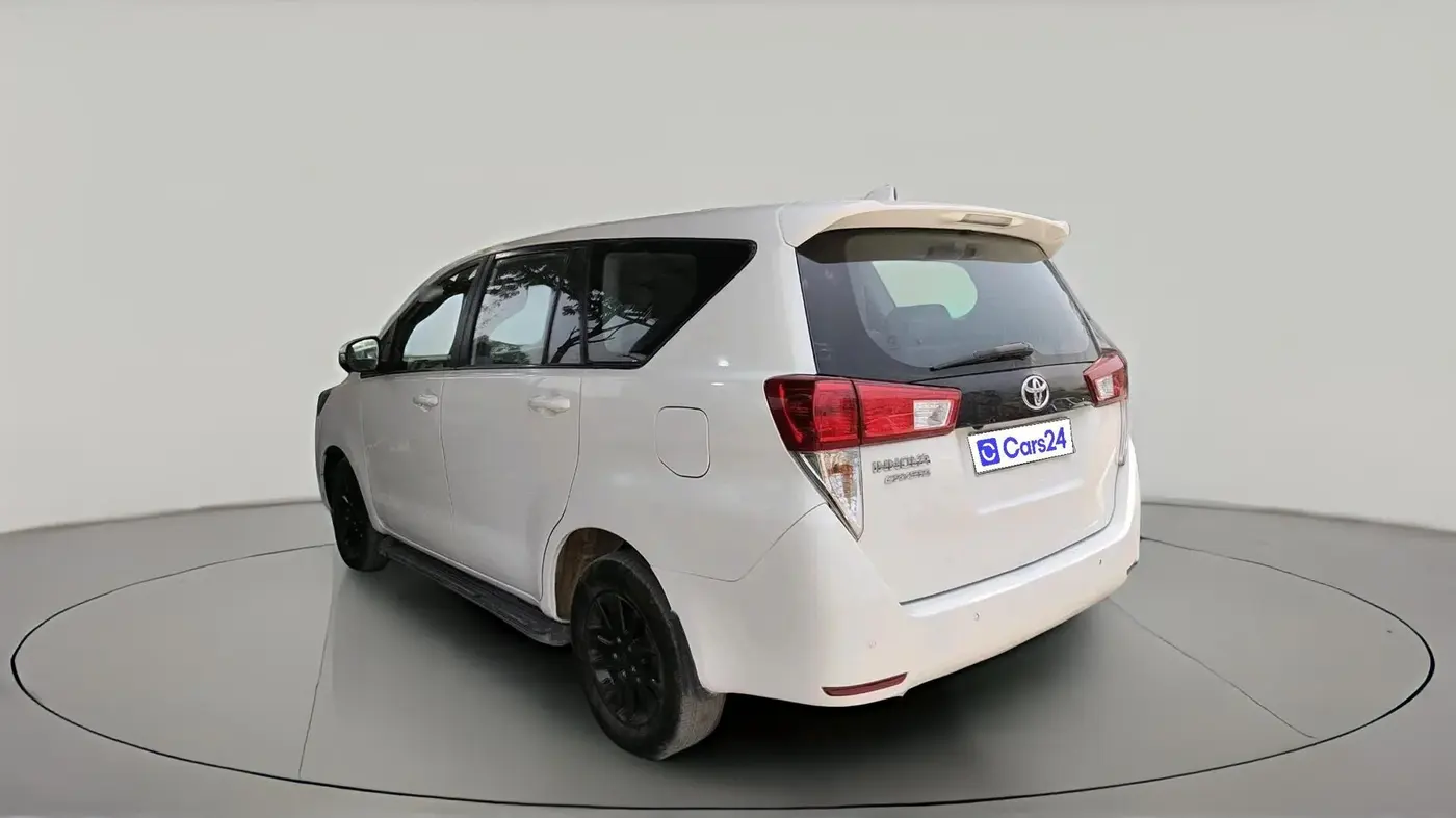 2023 Toyota Innova Crysta 2.4 GX 8STR, Diesel, Manual, 1,60,367 km, exterior